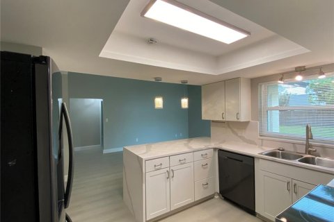 Villa ou maison à louer à Apopka, Floride: 3 chambres, 141.03 m2 № 2425622 - photo 6