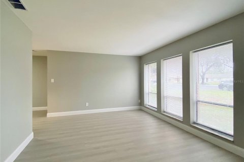 Villa ou maison à louer à Apopka, Floride: 3 chambres, 141.03 m2 № 2425622 - photo 14