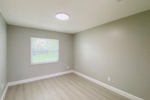 Villa ou maison à louer à Apopka, Floride: 3 chambres, 141.03 m2 № 2425622 - photo 12