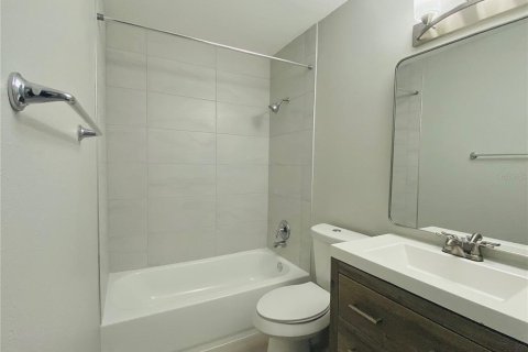 Villa ou maison à louer à Apopka, Floride: 3 chambres, 141.03 m2 № 2425622 - photo 19