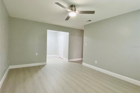 Villa ou maison à louer à Apopka, Floride: 3 chambres, 141.03 m2 № 2425622 - photo 21