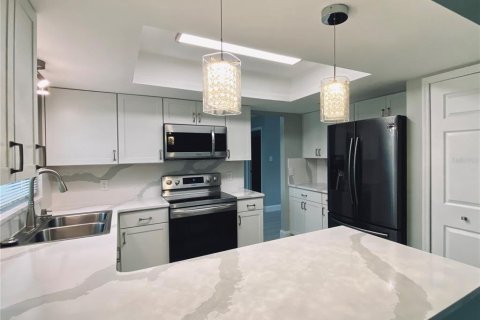 Villa ou maison à louer à Apopka, Floride: 3 chambres, 141.03 m2 № 2425622 - photo 4