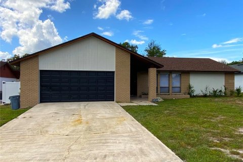 Villa ou maison à Apopka, Floride 3 chambres, 141.03 m2 № 2425622