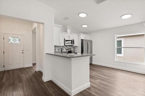 Villa ou maison à vendre à Leesburg, Floride: 4 chambres, 142.23 m2 № 2136785 - photo 3