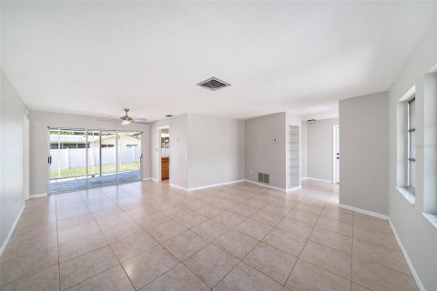 House in Palm Harbor, Florida 2 bedrooms, 151.99 sq.m. № 1777507 - photo 24
