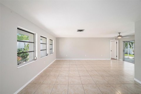 House in Palm Harbor, Florida 2 bedrooms, 151.99 sq.m. № 1777507 - photo 22