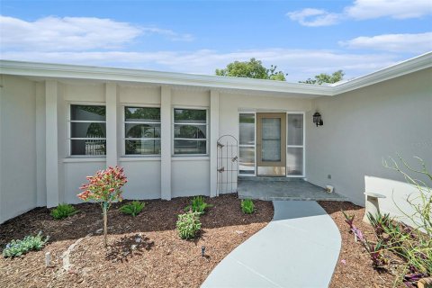 House in Palm Harbor, Florida 2 bedrooms, 151.99 sq.m. № 1777507 - photo 7