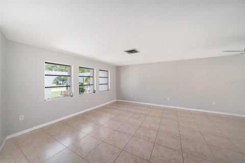 House in Palm Harbor, Florida 2 bedrooms, 151.99 sq.m. № 1777507 - photo 23