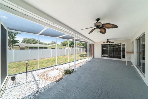 House in Palm Harbor, Florida 2 bedrooms, 151.99 sq.m. № 1777507 - photo 20