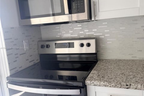 Copropriété à louer à Margate, Floride: 1 chambre, 62.24 m2 № 2056289 - photo 2