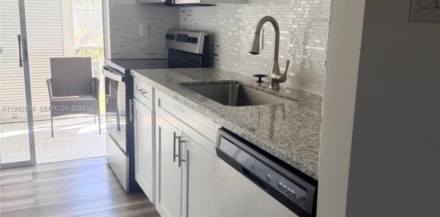 Condo à Margate, Floride, 1 chambre  № 2056289