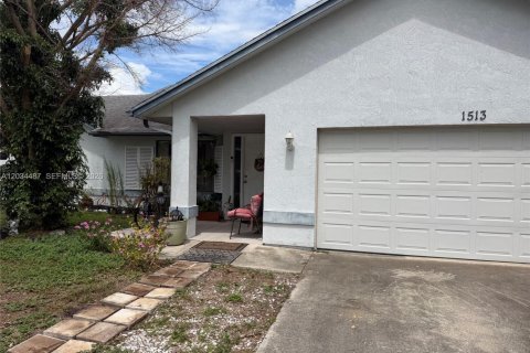 Villa ou maison à vendre à Port St. Lucie, Floride: 3 chambres, 146.97 m2 № 2190522 - photo 2