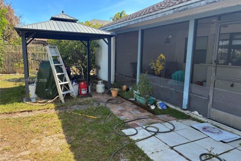 Villa ou maison à vendre à Port St. Lucie, Floride: 3 chambres, 146.97 m2 № 2190522 - photo 15
