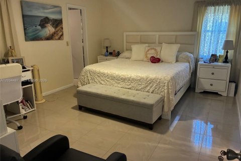 Villa ou maison à vendre à Port St. Lucie, Floride: 3 chambres, 146.97 m2 № 2190522 - photo 6