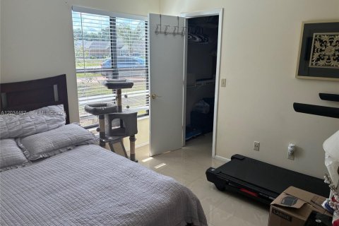 Villa ou maison à vendre à Port St. Lucie, Floride: 3 chambres, 146.97 m2 № 2190522 - photo 8