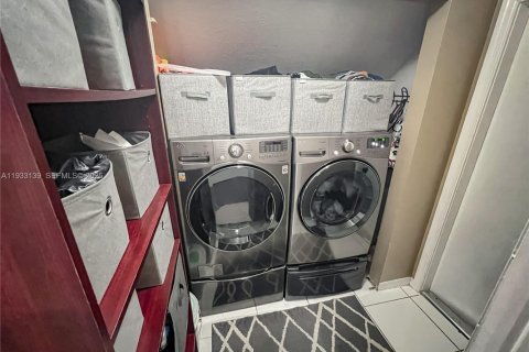 Снять в аренду виллу или дом в Майами, Флорида 4 спальни, 252.32м2, № 1991901 - фото 18