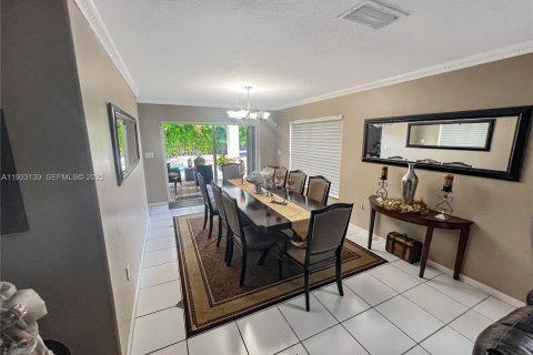 Снять в аренду виллу или дом в Майами, Флорида 4 спальни, 252.32м2, № 1991901 - фото 6