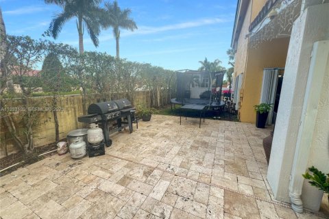 Снять в аренду виллу или дом в Майами, Флорида 4 спальни, 252.32м2, № 1991901 - фото 17