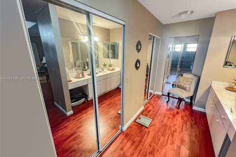 Снять в аренду виллу или дом в Майами, Флорида 4 спальни, 252.32м2, № 1991901 - фото 13