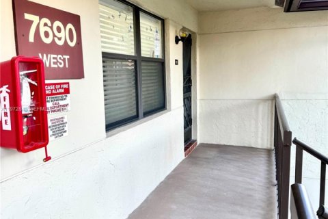 Copropriété à vendre à Lake Worth, Floride: 2 chambres, 97.45 m2 № 2034028 - photo 2