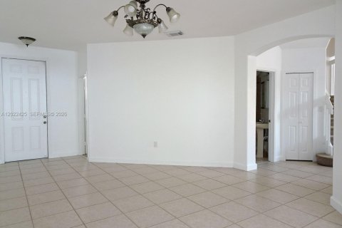 Townhouse in Doral, Florida 4 bedrooms, 164.99 sq.m. № 2088199 - photo 19
