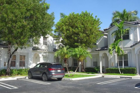 Townhouse in Doral, Florida 4 bedrooms, 164.99 sq.m. № 2088199