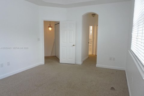 Townhouse in Doral, Florida 4 bedrooms, 164.99 sq.m. № 2088199 - photo 26