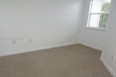 Townhouse in Doral, Florida 4 bedrooms, 164.99 sq.m. № 2088199 - photo 27