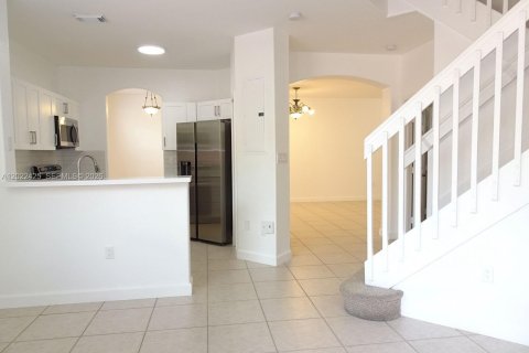 Townhouse in Doral, Florida 4 bedrooms, 164.99 sq.m. № 2088199 - photo 15