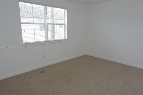 Townhouse in Doral, Florida 4 bedrooms, 164.99 sq.m. № 2088199 - photo 22