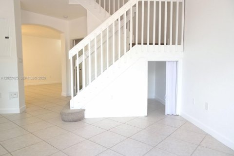 Townhouse in Doral, Florida 4 bedrooms, 164.99 sq.m. № 2088199 - photo 9