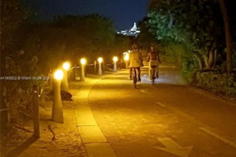 Купить кондоминиум в Майами-Бич, Флорида 2 спальни, 150.41м2, № 2053539 - фото 3