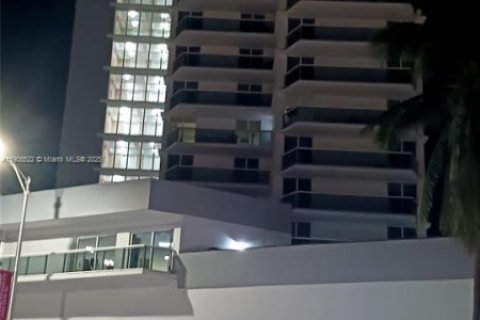 Купить кондоминиум в Майами-Бич, Флорида 2 спальни, 150.41м2, № 2053539 - фото 14