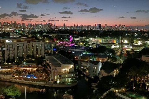 Кондоминиум с 2 спальнями в Майами-Бич, Флорида № 2053539