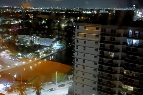 Купить кондоминиум в Майами-Бич, Флорида 2 спальни, 150.41м2, № 2053539 - фото 10