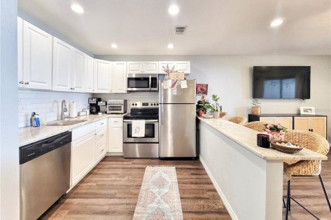 Copropriété à vendre à Gainesville, Floride: 1 chambre, 74.97 m2 № 2098992 - photo 4