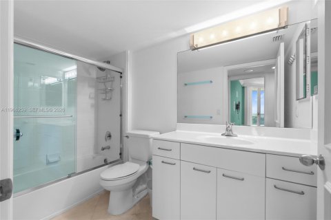 Condominio en alquiler en Aventura, Florida, 3 dormitorios, 157.56 m2 № 2028100 - foto 25