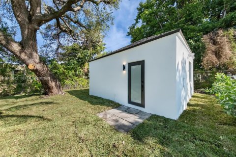 House in Miami, Florida 1 bedroom, 143.16 sq.m. № 1990165