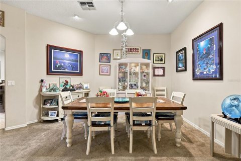 House in Orlando, Florida 4 bedrooms, 236.62 sq.m. № 2415167 - photo 15