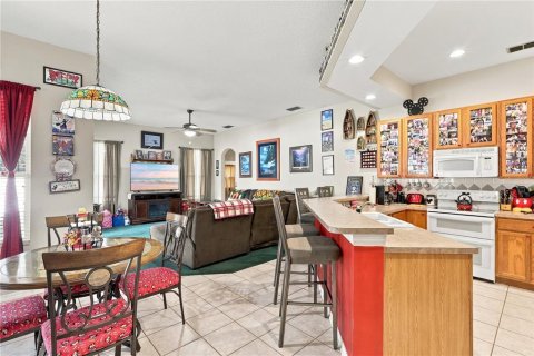 House in Orlando, Florida 4 bedrooms, 236.62 sq.m. № 2415167 - photo 8