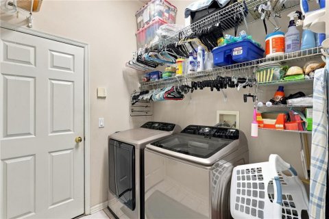 House in Orlando, Florida 4 bedrooms, 236.62 sq.m. № 2415167 - photo 13