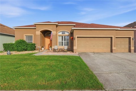 House in Orlando, Florida 4 bedrooms, 236.62 sq.m. № 2415167 - photo 2