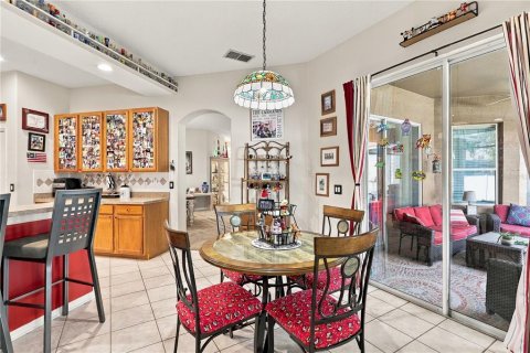 House in Orlando, Florida 4 bedrooms, 236.62 sq.m. № 2415167 - photo 7