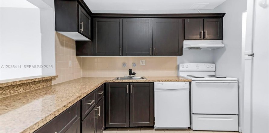 Condo à Tamarac, Floride, 2 chambres  № 2154928