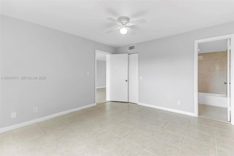Copropriété à louer à Tamarac, Floride: 2 chambres, 88.16 m2 № 2154928 - photo 16