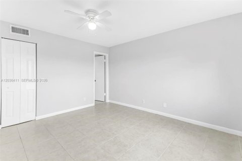Copropriété à louer à Tamarac, Floride: 2 chambres, 88.16 m2 № 2154928 - photo 14