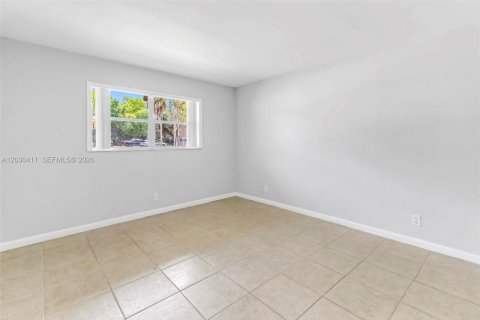 Copropriété à louer à Tamarac, Floride: 2 chambres, 88.16 m2 № 2154928 - photo 13