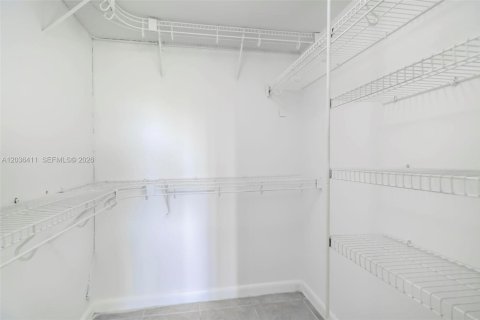 Copropriété à louer à Tamarac, Floride: 2 chambres, 88.16 m2 № 2154928 - photo 17