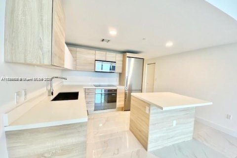 Condominio en venta en North Miami Beach, Florida, 1 dormitorio, 87.05 m2 № 2077065 - foto 12