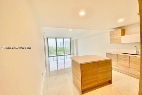 Condominio en venta en North Miami Beach, Florida, 1 dormitorio, 87.05 m2 № 2077065 - foto 9